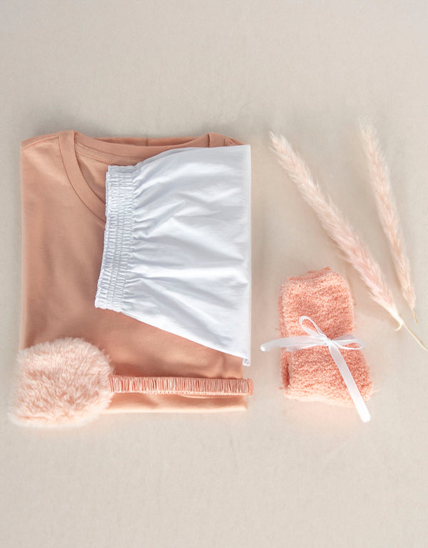 23Dreams Coral Woven Dreams Curated Gift Box: Cotton Pyjama Set, cosy coral Fluffy Socks and Eye Mask