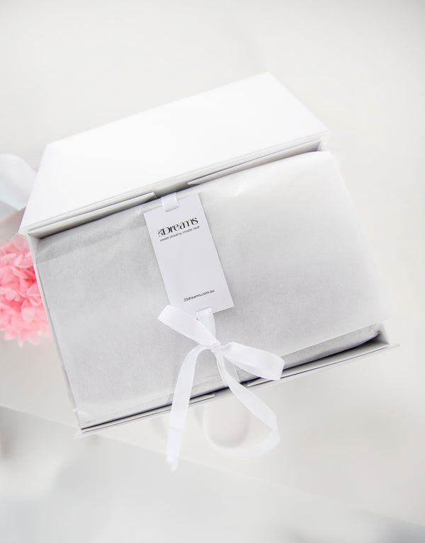 23Dreams small white magnetic V flap lid | curated gift box